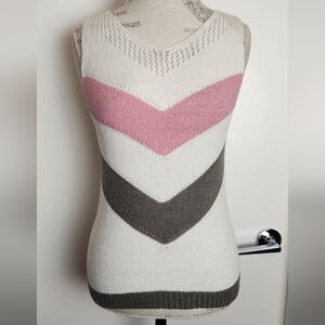 Chevron Patterned Pink and Gray Sweater